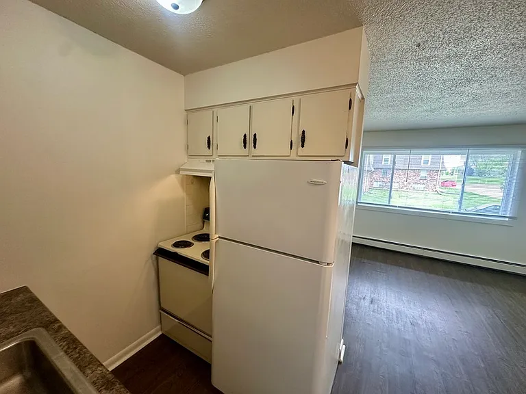 1465 Meadowview Dr #5 — Photo 4