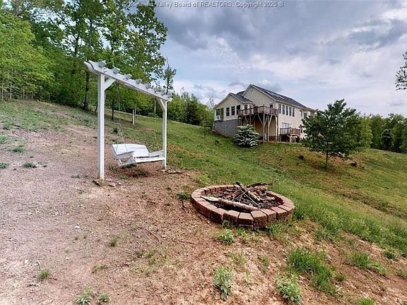 5th image of 212 Gilchrist Ave