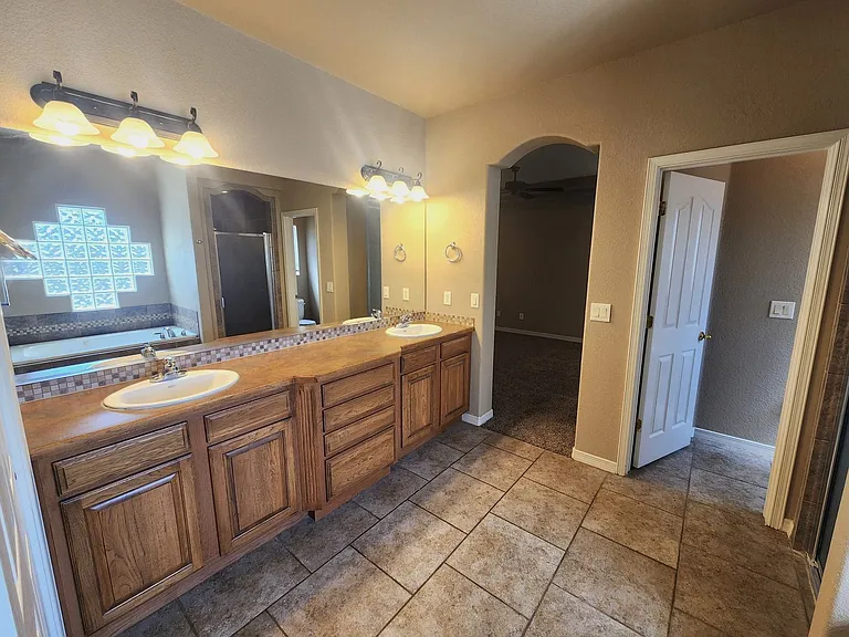2777 Conventry 2777 Coventry — Photo 30