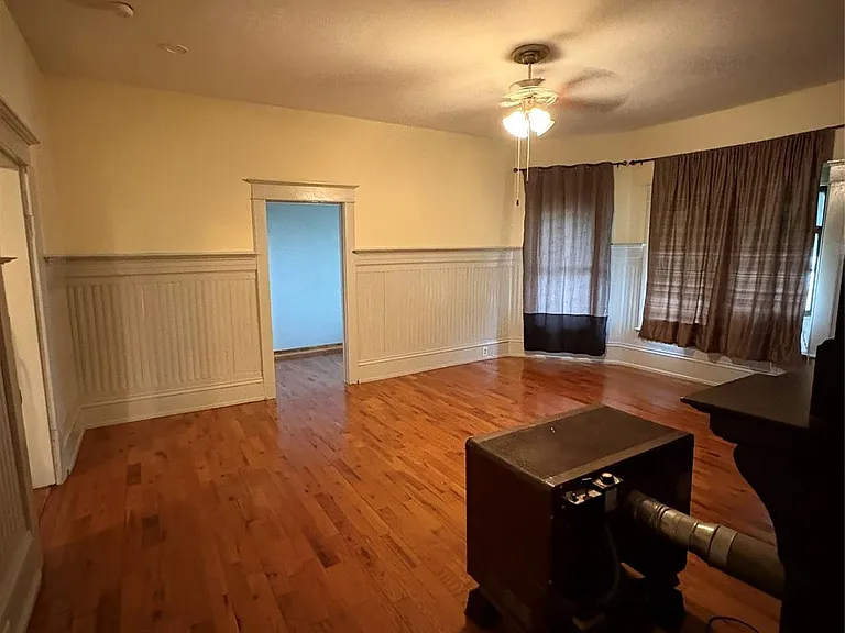 604 Main Ave NW — Photo 2