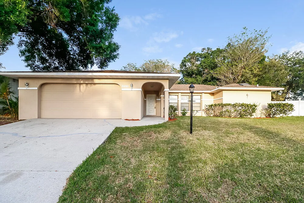 3 bed, 2.0 bath, 1893 sqft, $3,420 — Photo 1