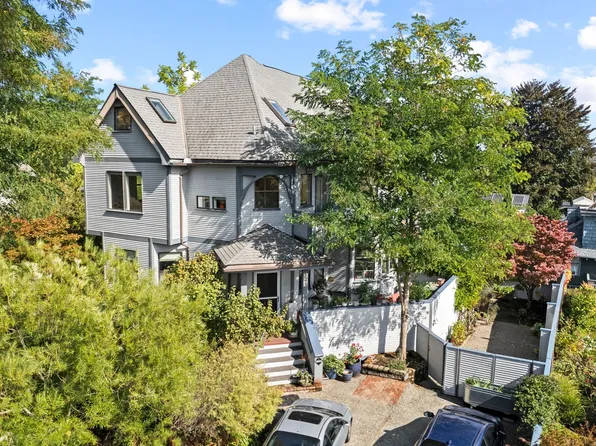 326 30th Ave, Seattle, WA 98122