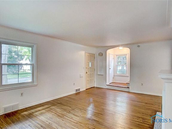 4th image of 3540 Rushland Ave