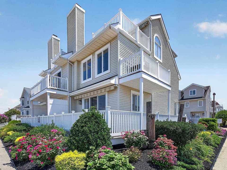 1st image of 225 N 36th Ave #205