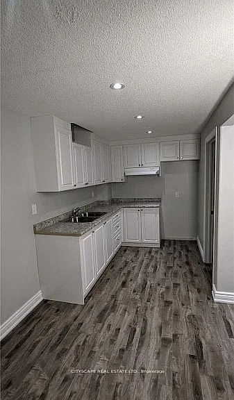697 Ferguson Dr #BASEMENT — Photo 3