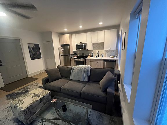 4th image of 3546 N Southport Ave APT 206