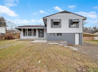 4219 Vineyard Rd, Kansas City, MO 64130