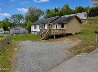 105 Cedar Ave, Luttrell, TN 37779