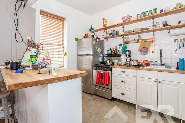 Rented by EXR | media 25