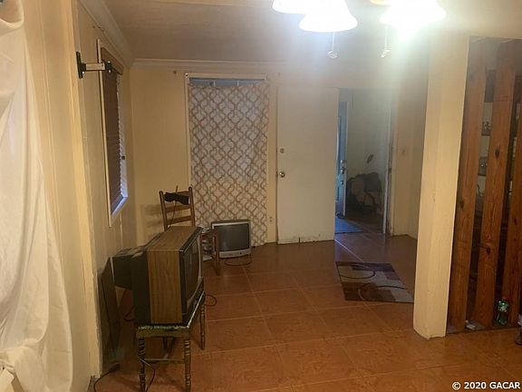 3rd image of 2505 NE 70th Ter
