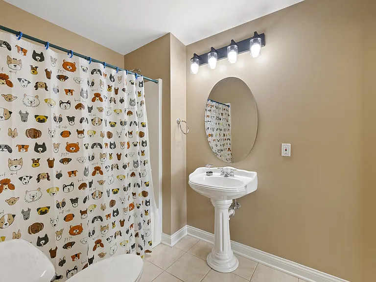 2128 Roswell Dr — Photo 21