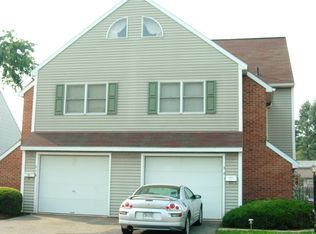 381 E Jackson St, New Holland, PA 17557