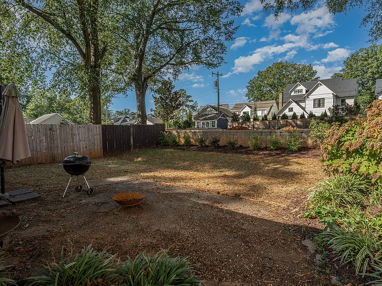 800 McDonald Ave — Photo 27