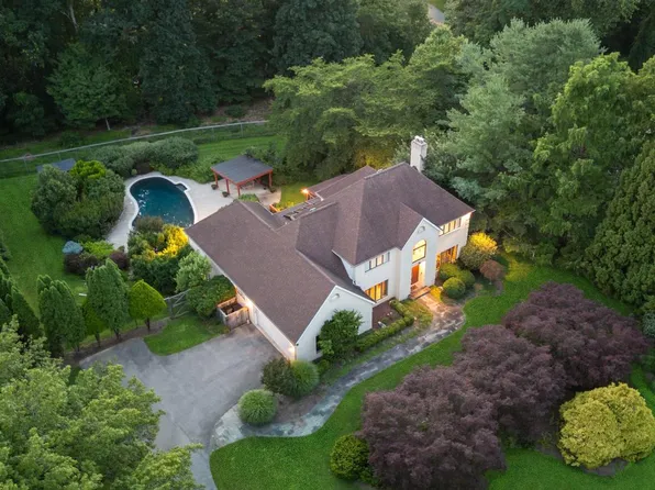 10 Stream Ct, Owings Mills, MD 21117