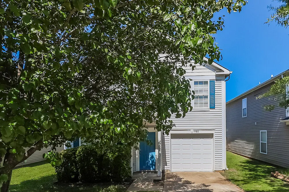 4 bed, 2.5 bath, 2080 sqft, $1,980 — Photo 1