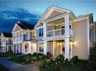 616 Center Meadow Ln #616, Danbury, CT 06810