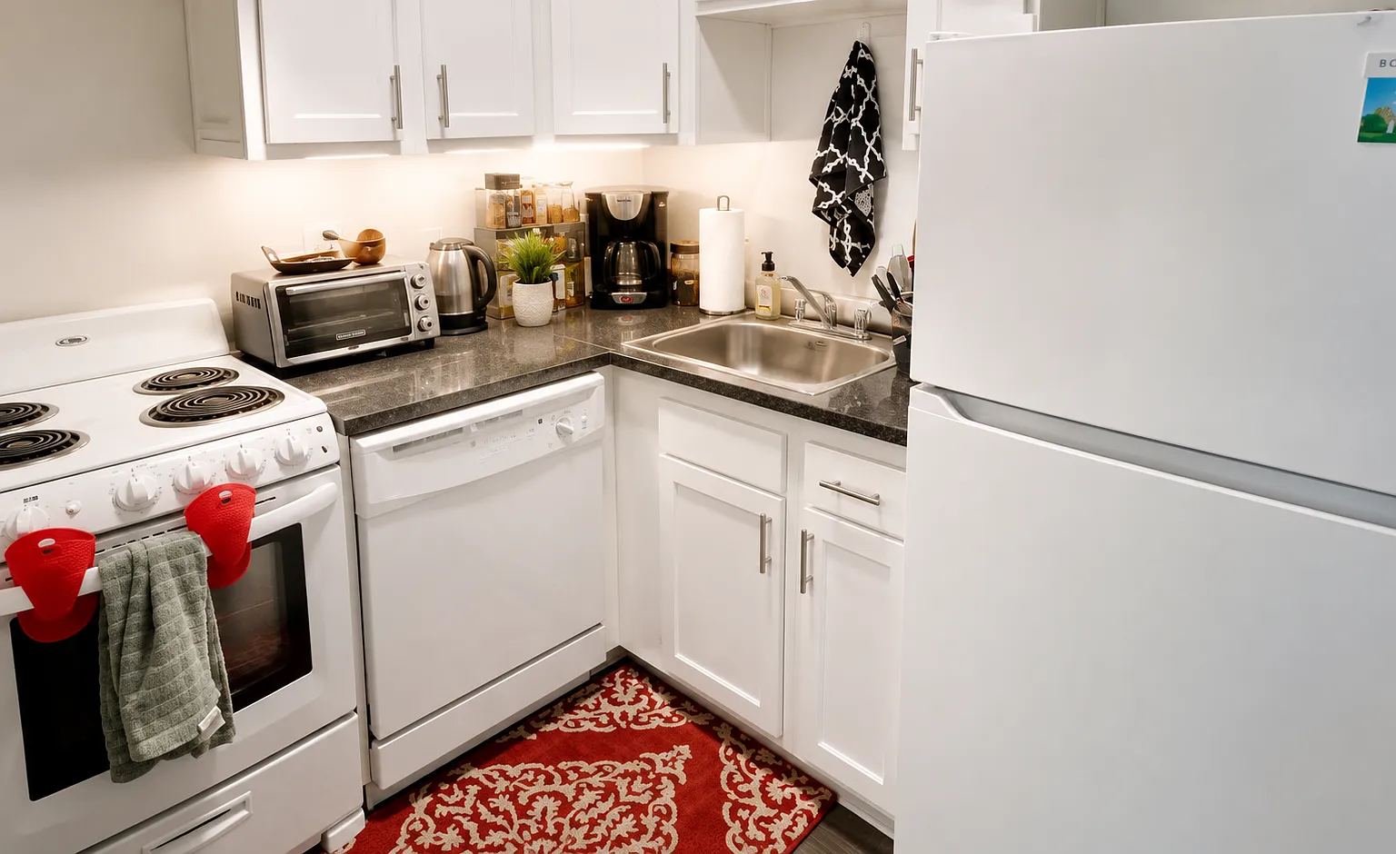 1 bed, 600 sqft, $2,400 — Photo 3