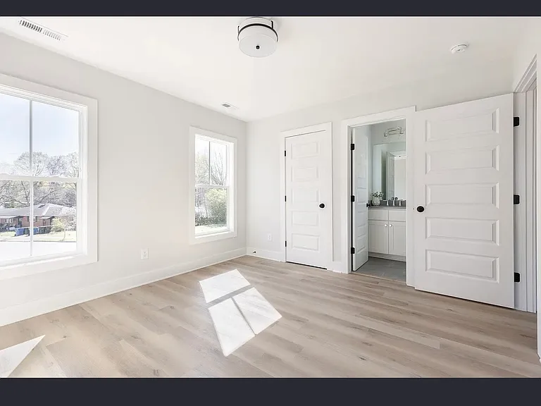 2305 Harvard Ave — Photo 17