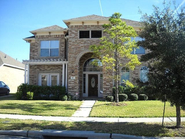 1st image of 4807 Loggia Ln