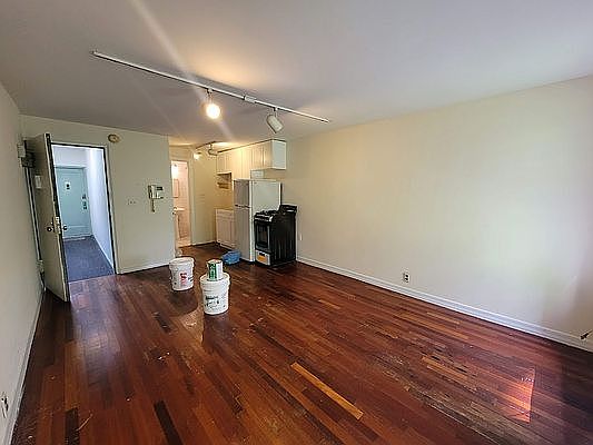 2nd image of 309 E 37th St APT 5C