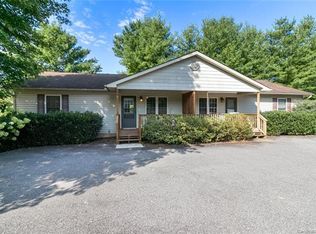 11 Buckshot Ridge Dr, Asheville, NC 28804