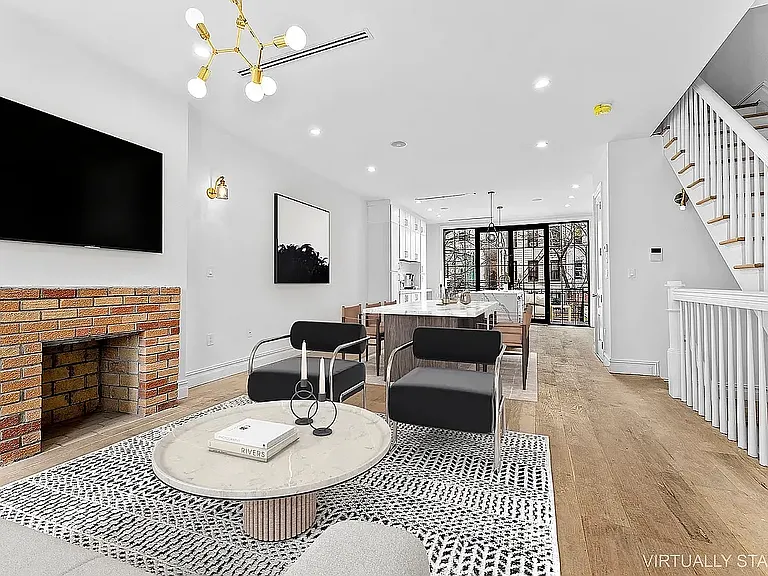 68 Linden St #2 — Photo 2