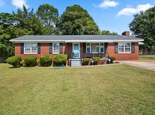 106 Dalewood St, Hodges, SC 29653