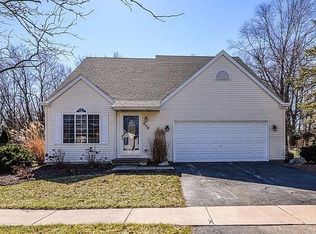 970 Town Trl, Pinckney, MI