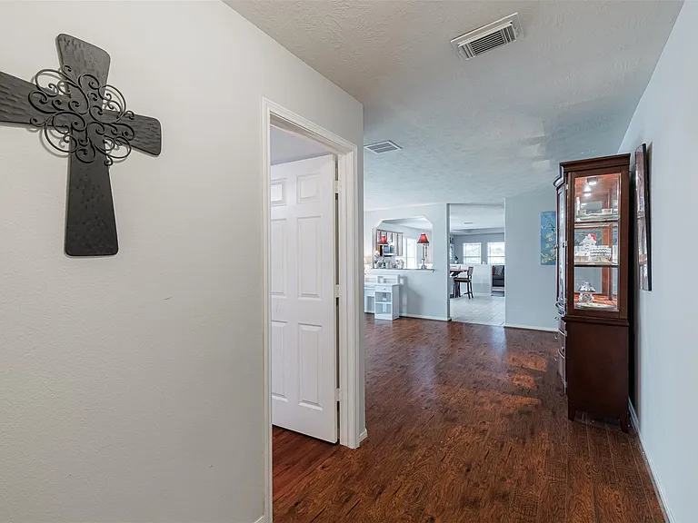 24435 Cornell Park Ln — Photo 2