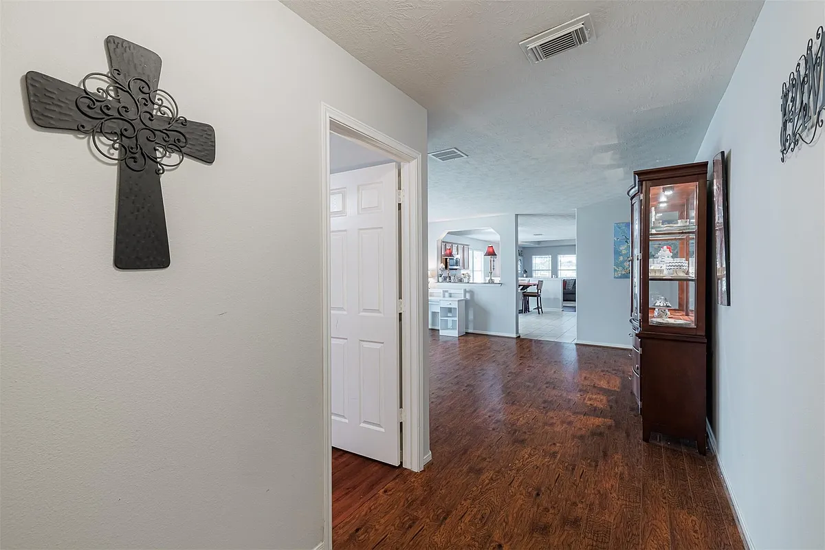 Building Photo - 24435 Cornell Park Ln