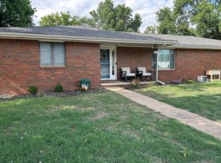 612 W Smith St, Conway Springs, KS 67031