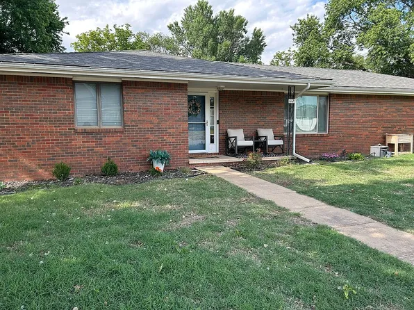612 W Smith St, Conway Springs, KS 67031