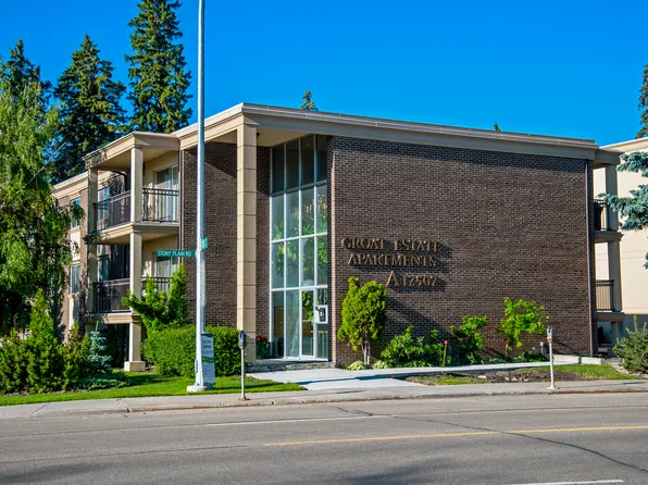 12507 Stony Plain Rd NW, Edmonton, AB T5N 3N6