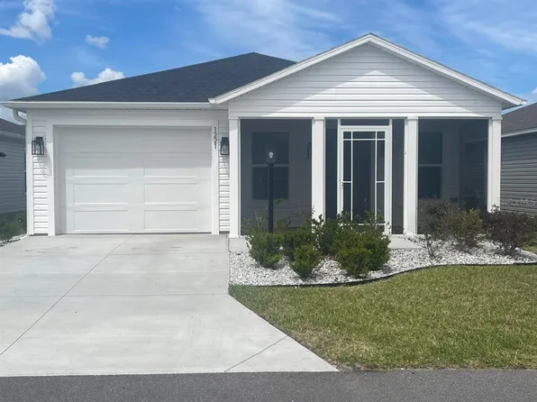 1221 Sean Curran Ct, Okahumpka, FL 34762