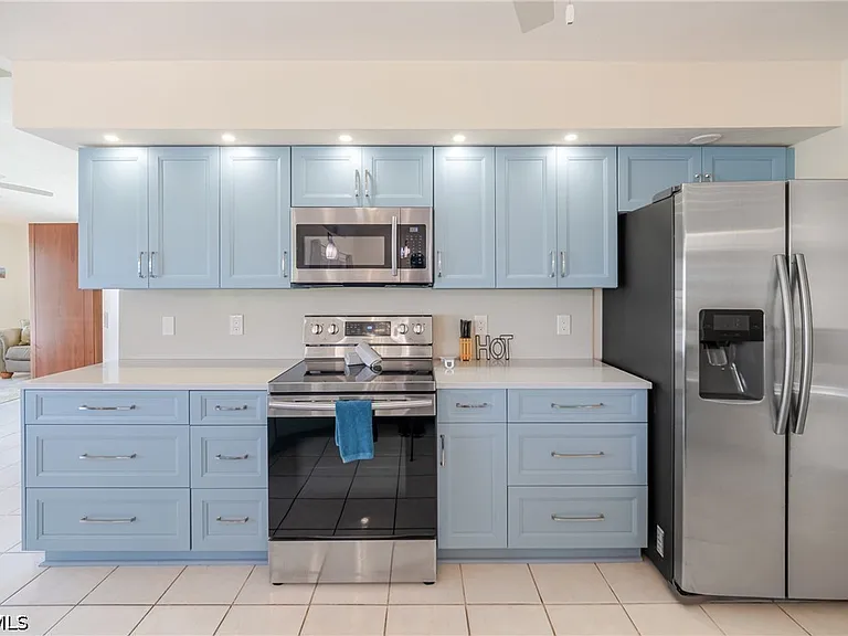 105 SW 39th Pl — Photo 10