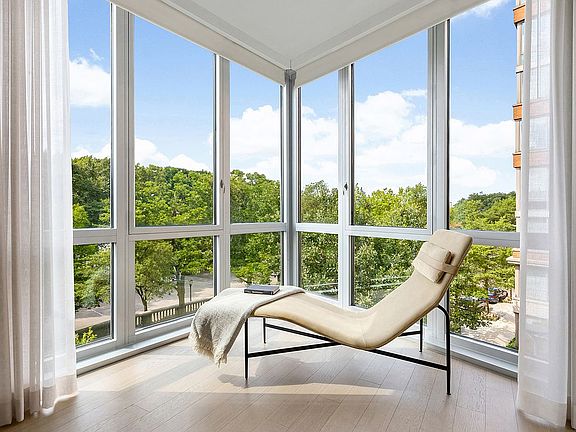 2nd image of 20 River Ter APT 5F