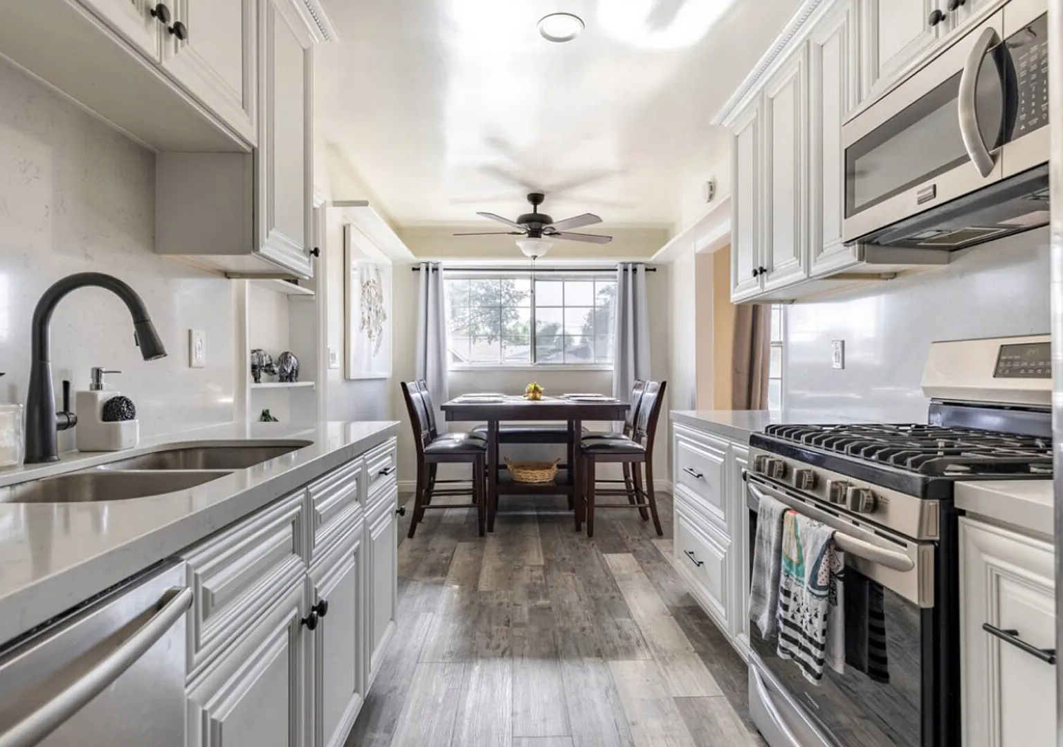 McPickle Home: Cozy Furnished Living Space Near Major Attractions — Photo 3