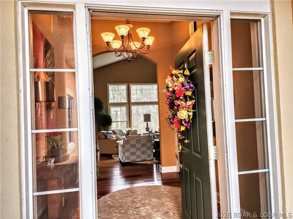 70 Via Da Contro Dr, Sunrise Beach, MO 65079