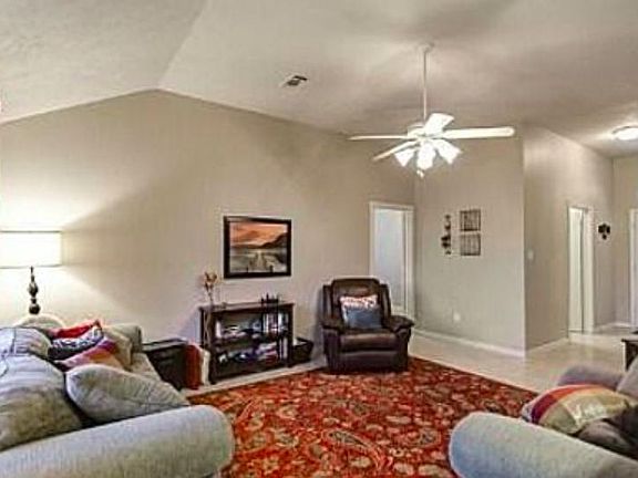 5th image of 2906 Elise Ln