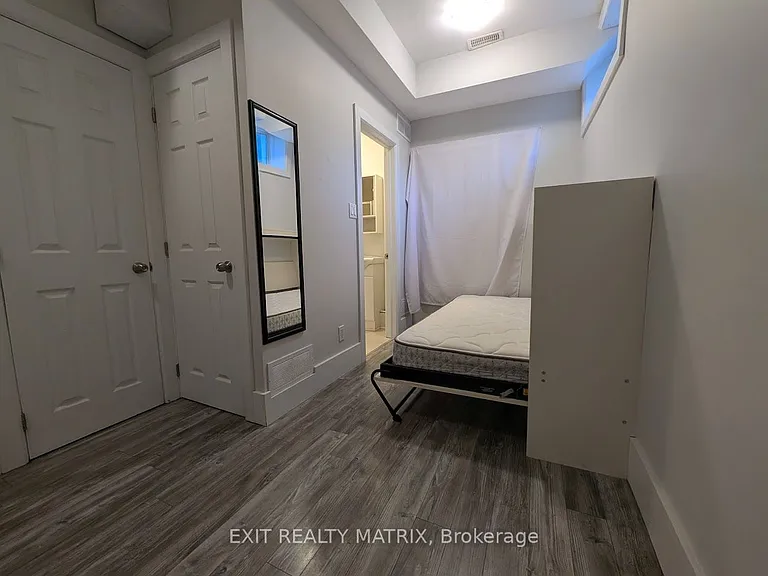 222 Blackburn Ave #B — Photo 11