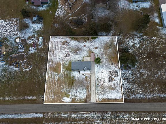 2nd image of 4075 Meadowlawn Dr