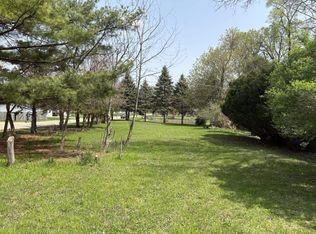 N Brewster Ave, Freeport, IL 61032