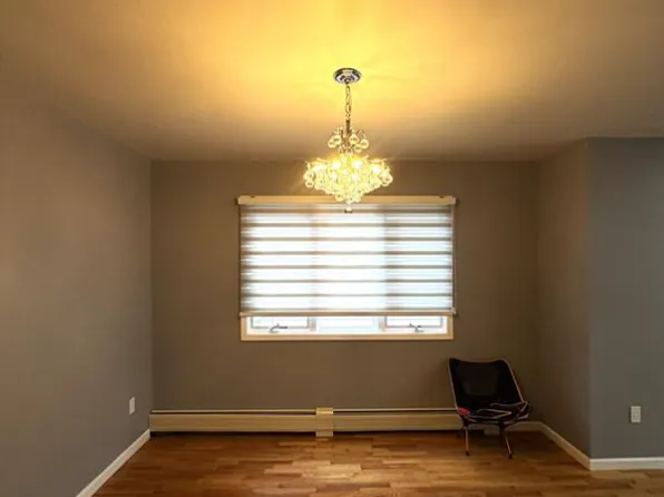 233 Warren Avenue image 4 of 10