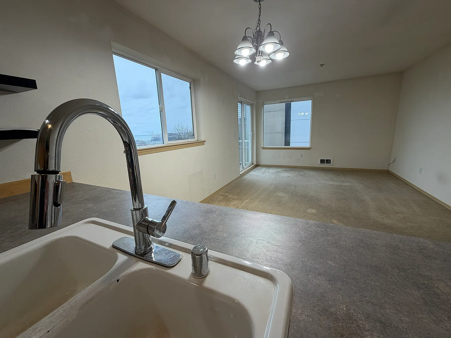 2 bed, 900 sqft, $2,495 — Photo 2