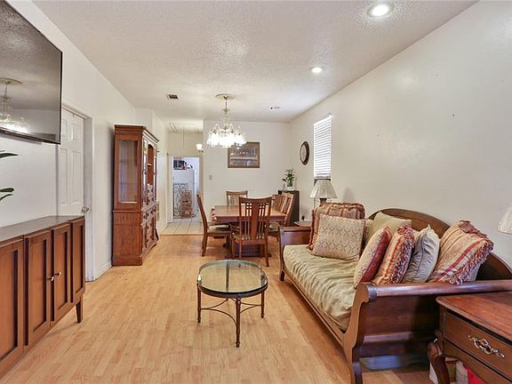 3rd image of 3322 Fern St