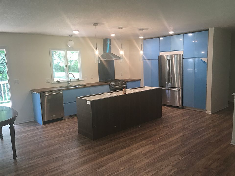 1st image of 1066 Island Lake Ave