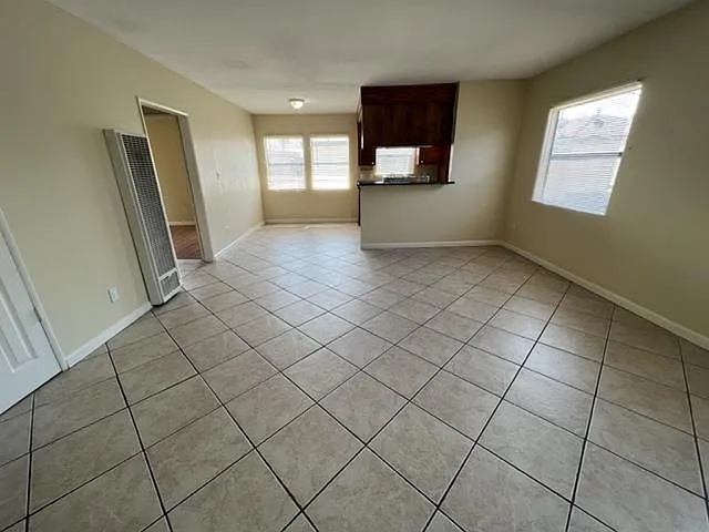 12526 Menlo Ave #C — Photo 4