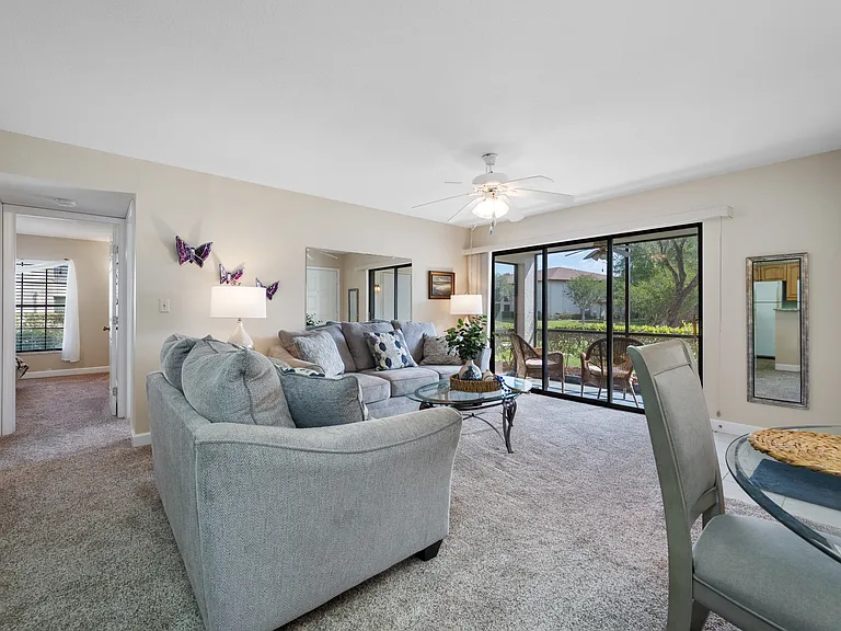 3301 Crystal Ct #D — Photo 4