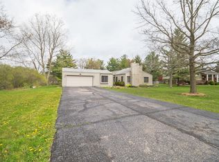 5925 Pineview Dr, Ypsilanti, MI 48197