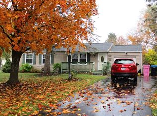 26 Meeting House Dr, Rochester, NY 14624